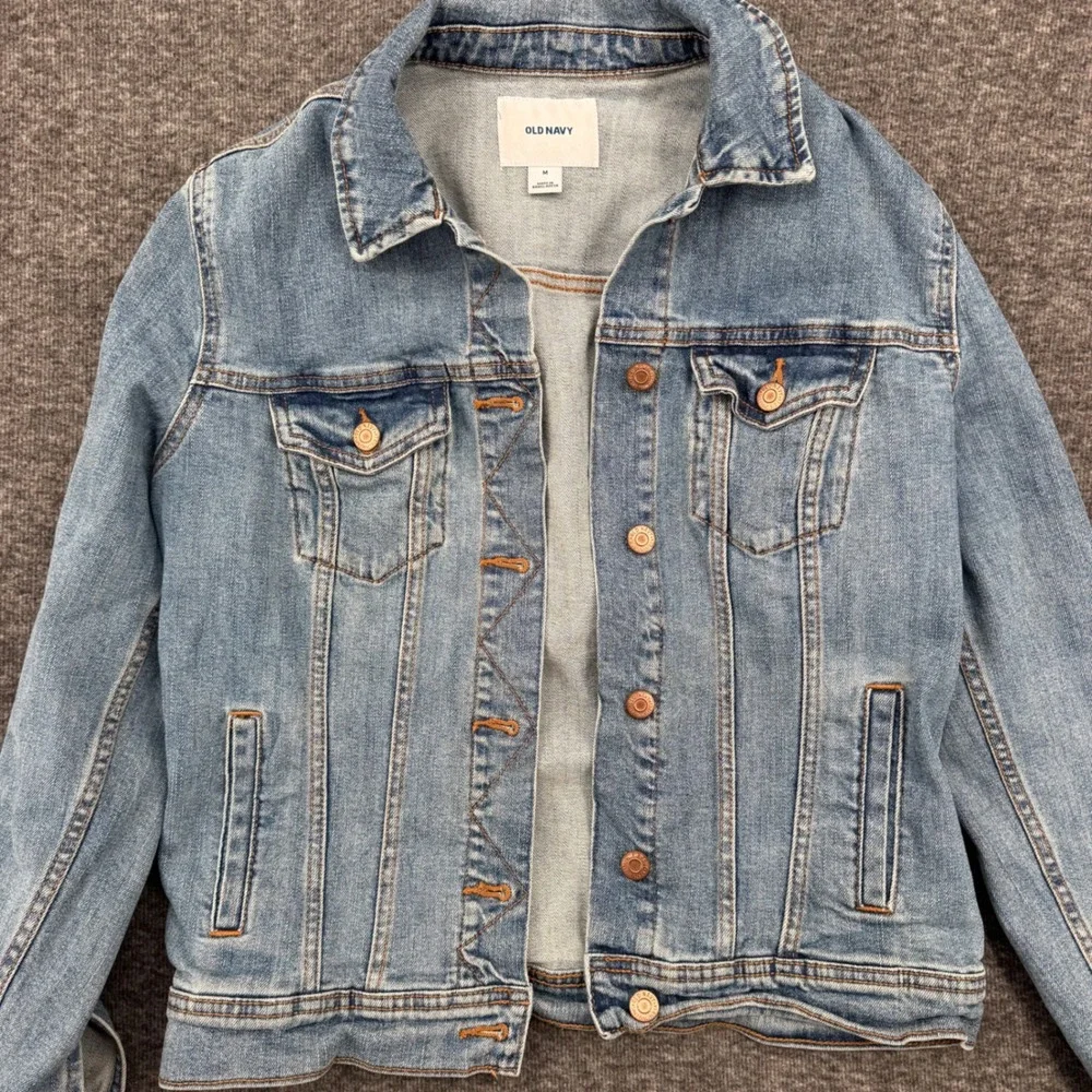 Old Navy Womens Medium Wash Denim Trucker Jacket Size M Blue Cotton Stretch - Picture 2 of 6